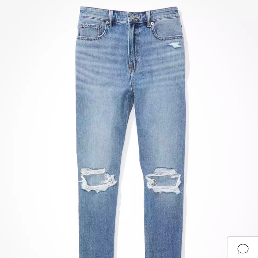 American Eagle Ripped Mom Jeans Size 8